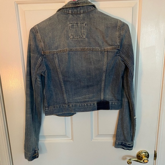 Last Chance A&F Cropped Jean Jacket - Picture 3 of 4